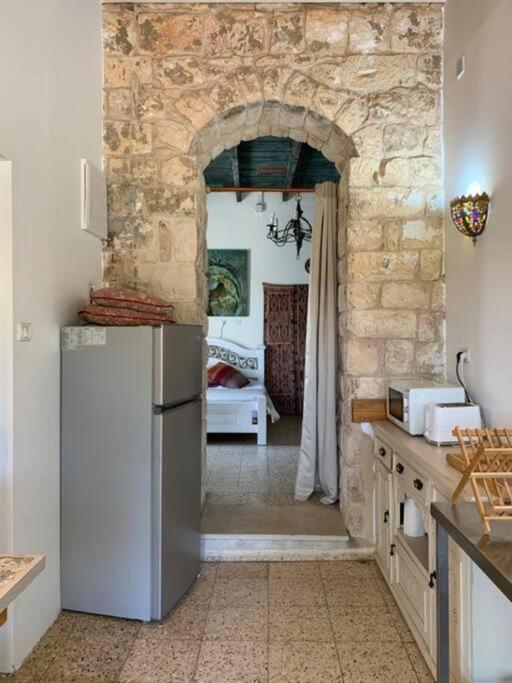 בית האבן העתיק מ-1885 עם מגונית פרטית בחצר Rosh Pinna Ngoại thất bức ảnh