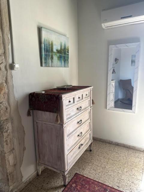 בית האבן העתיק מ-1885 עם מגונית פרטית בחצר Rosh Pinna Ngoại thất bức ảnh